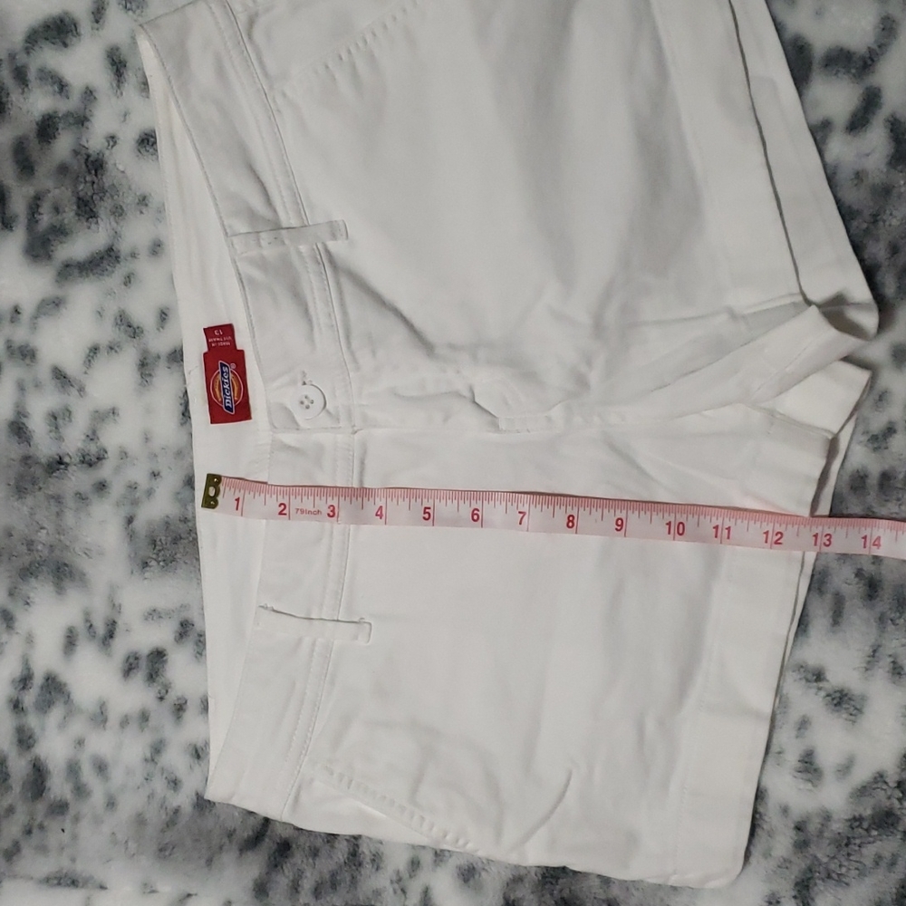 Dickies Women's White Shorts - Picture 5 of 6
